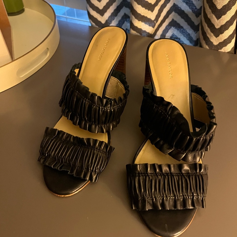 Gorgeous Leather 2 Band Sandals!